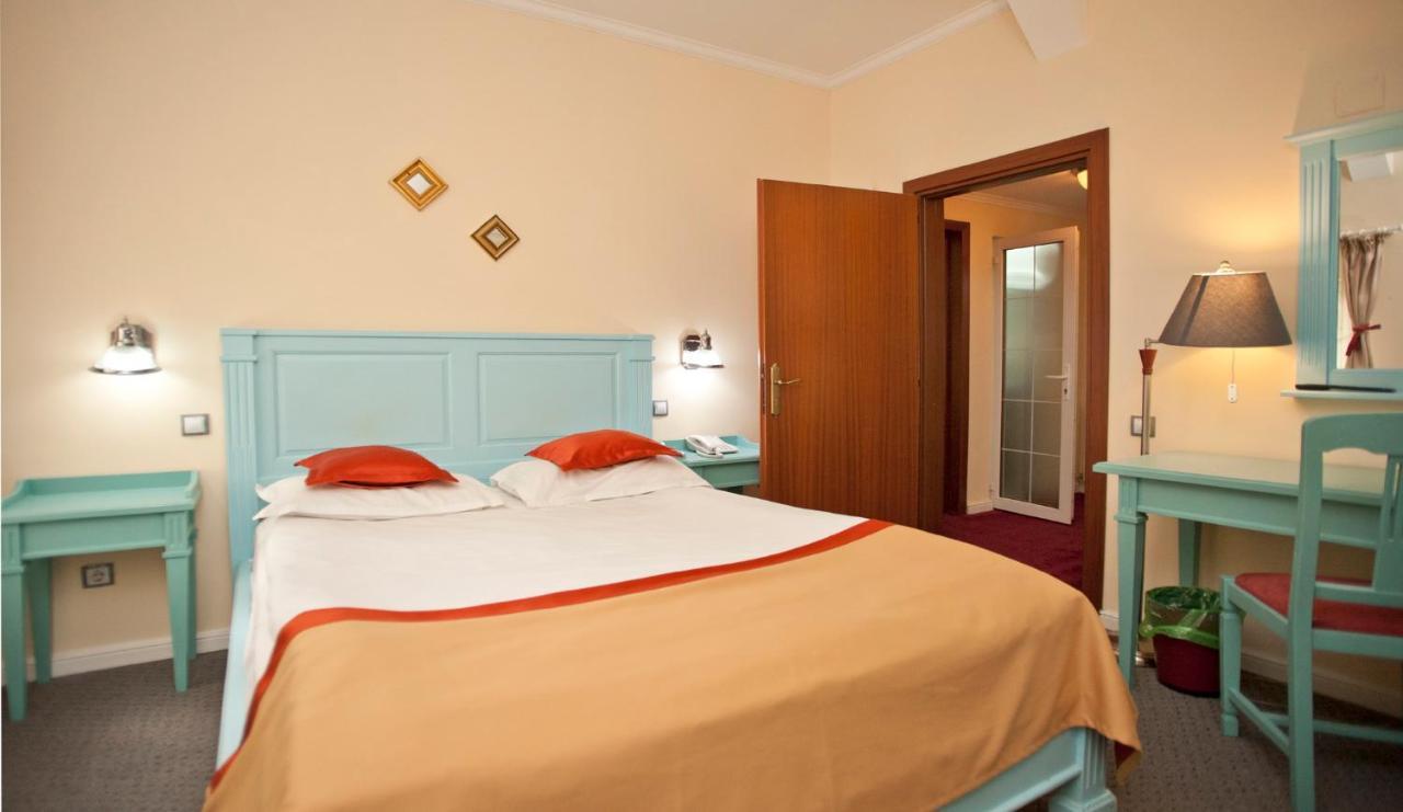 Hotel Bastion Sinaia Eksteriør bilde