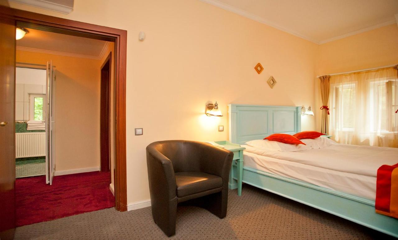 Hotel Bastion Sinaia Eksteriør bilde