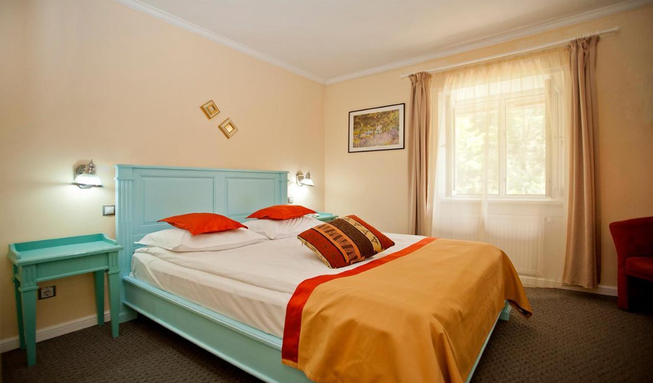 Hotel Bastion Sinaia Eksteriør bilde