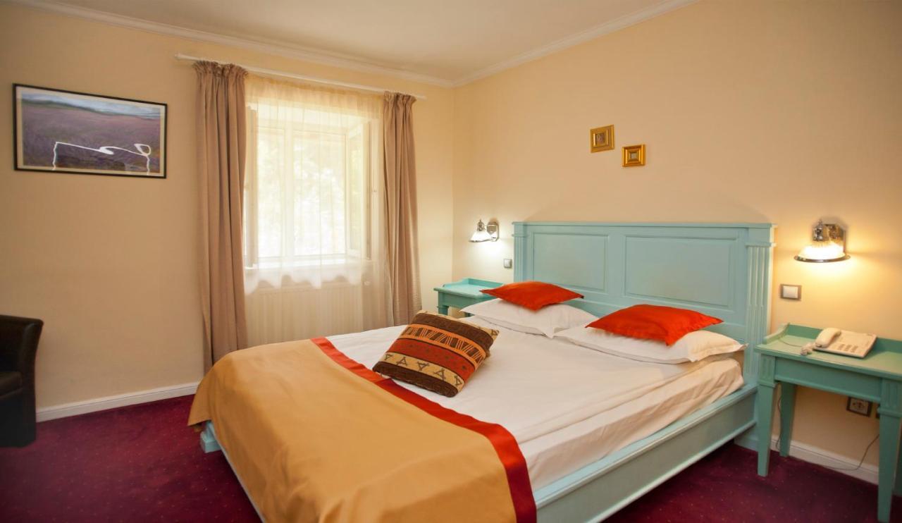 Hotel Bastion Sinaia Eksteriør bilde