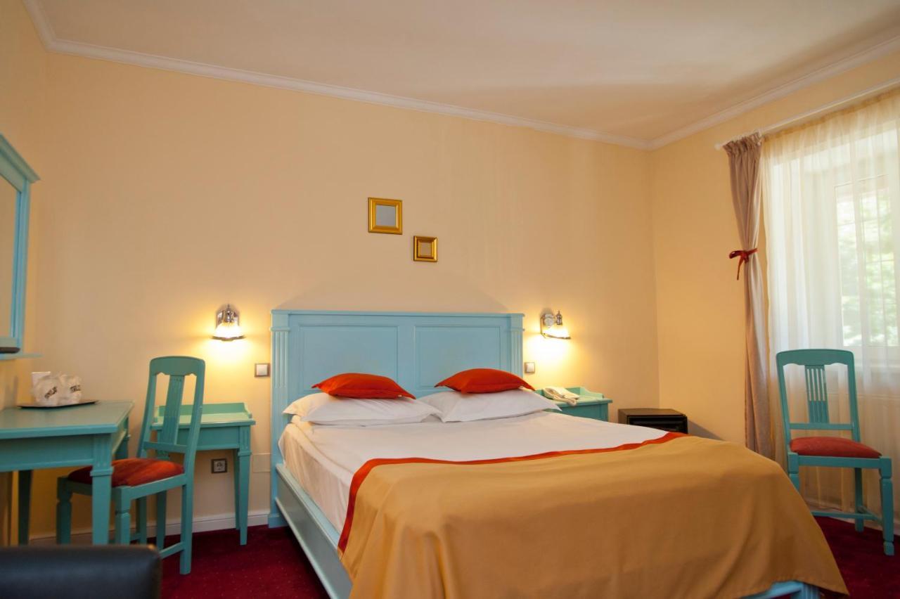 Hotel Bastion Sinaia Eksteriør bilde